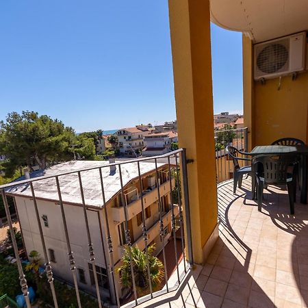 Tortoreto Residence Palazzo Sayonara מראה חיצוני תמונה