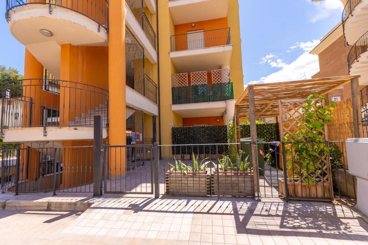 Tortoreto Residence Palazzo Sayonara מראה חיצוני תמונה