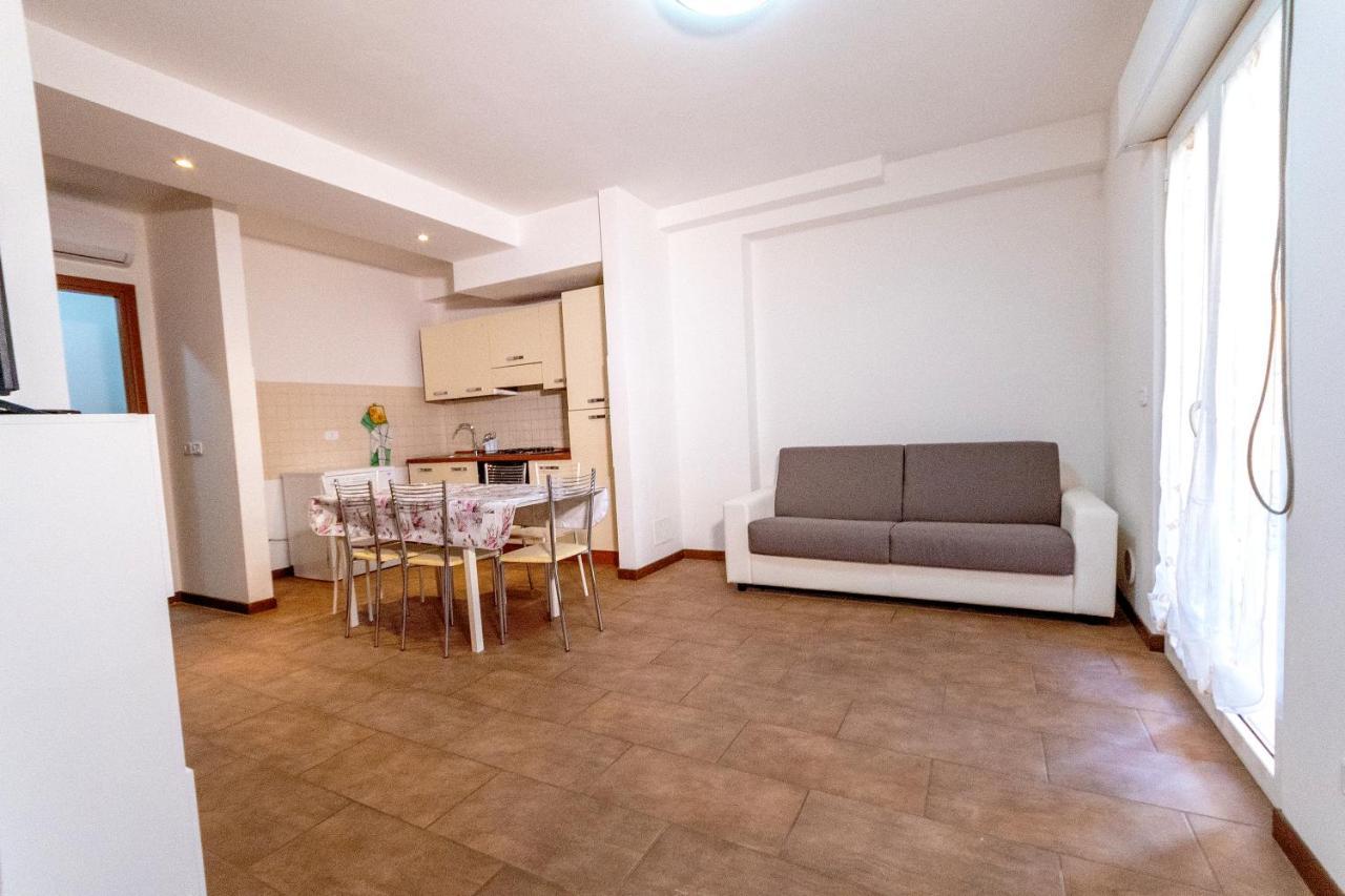 Tortoreto Residence Palazzo Sayonara מראה חיצוני תמונה