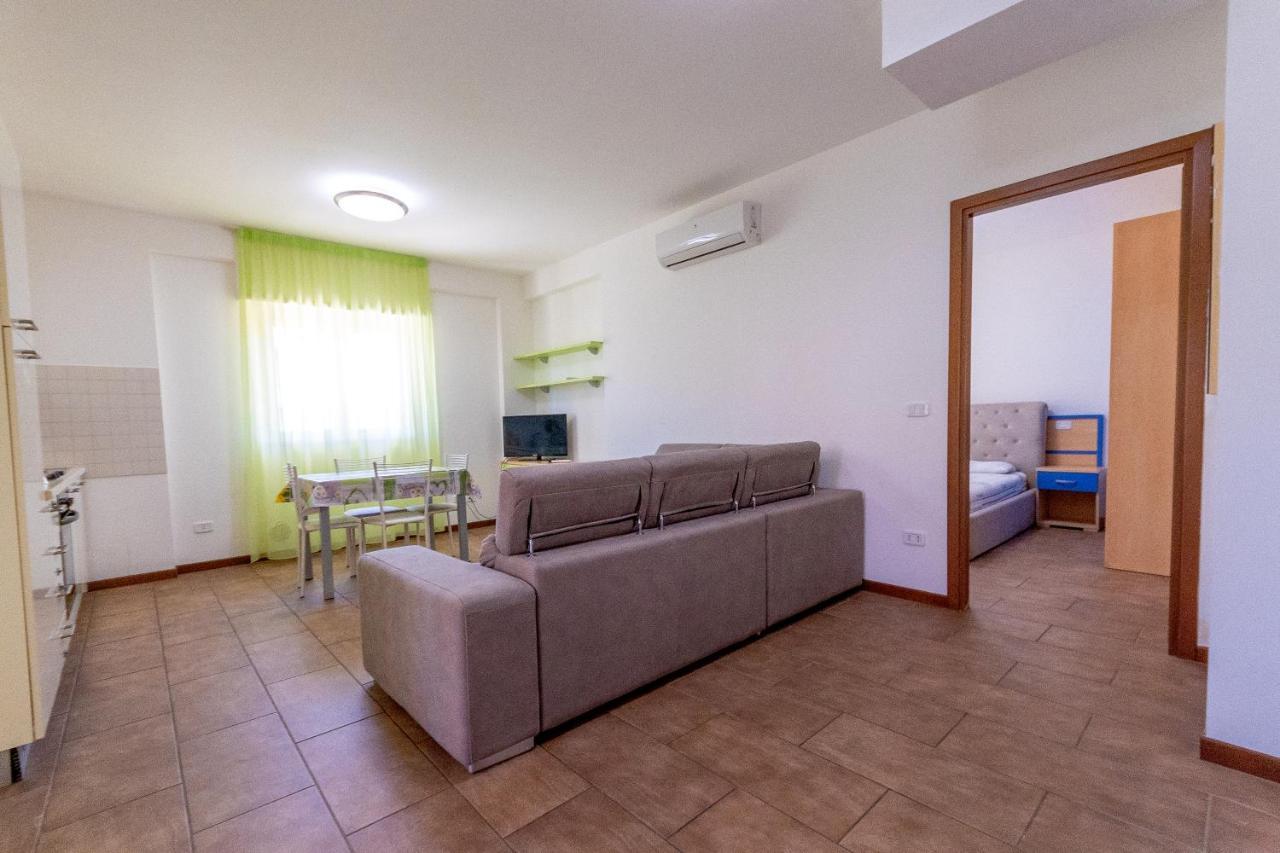Tortoreto Residence Palazzo Sayonara מראה חיצוני תמונה