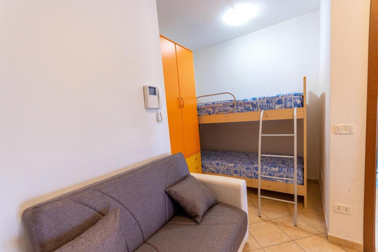 Tortoreto Residence Palazzo Sayonara מראה חיצוני תמונה