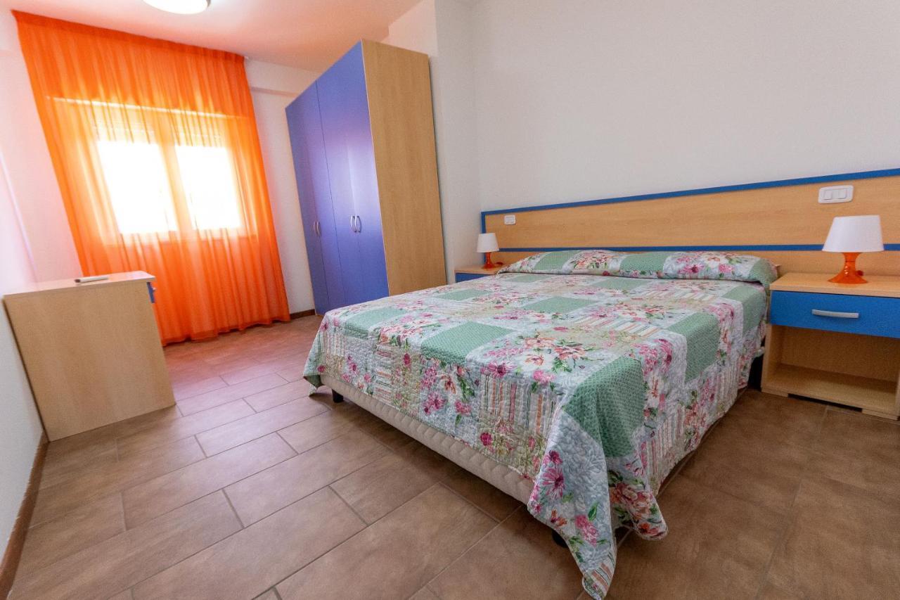 Tortoreto Residence Palazzo Sayonara מראה חיצוני תמונה