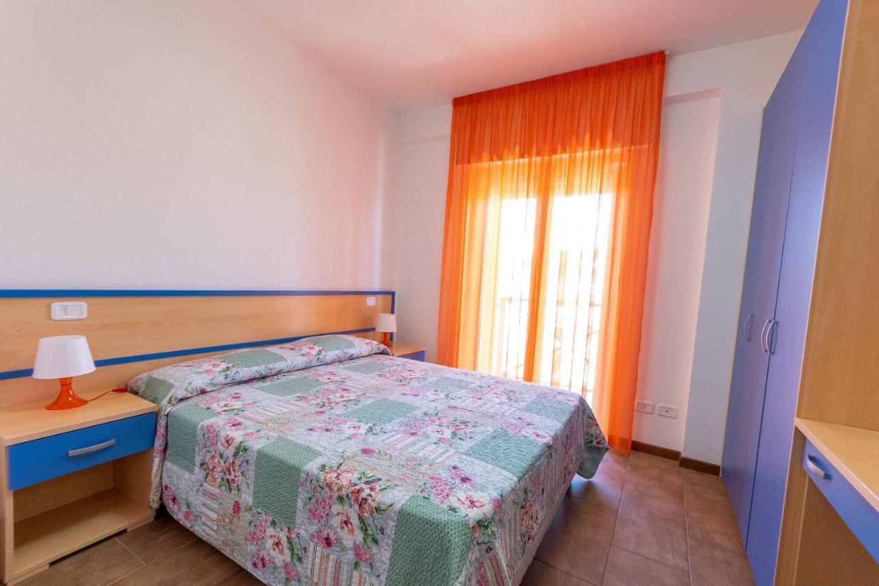 Tortoreto Residence Palazzo Sayonara מראה חיצוני תמונה