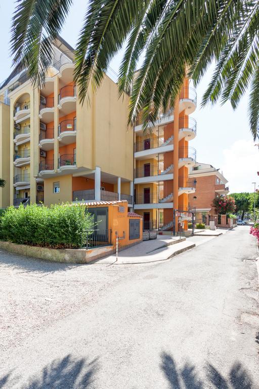 Tortoreto Residence Palazzo Sayonara מראה חיצוני תמונה